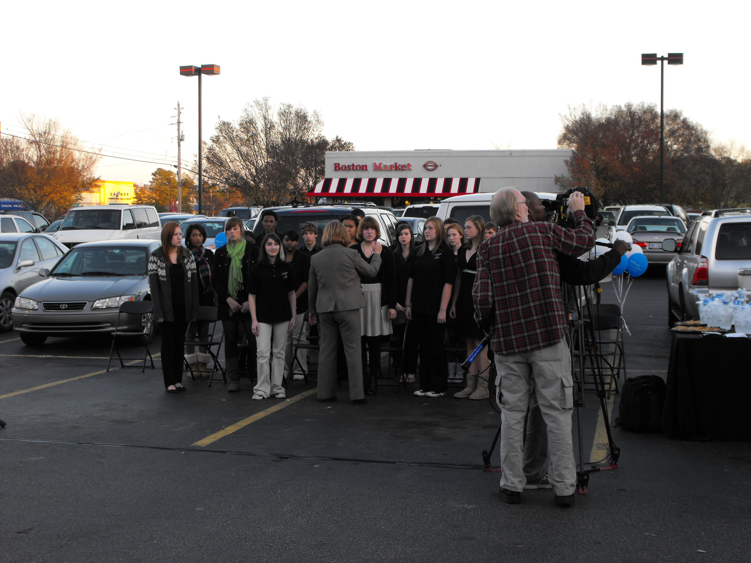 ./2009/BHS Acapella Veterans Day/Acapella Veterans Day Golden Corral 0005.JPG
